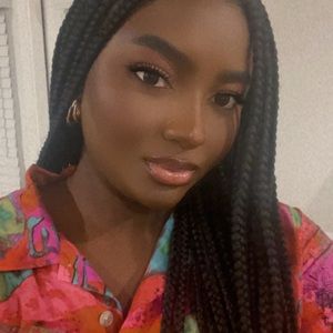 Meet your Posher, Awa